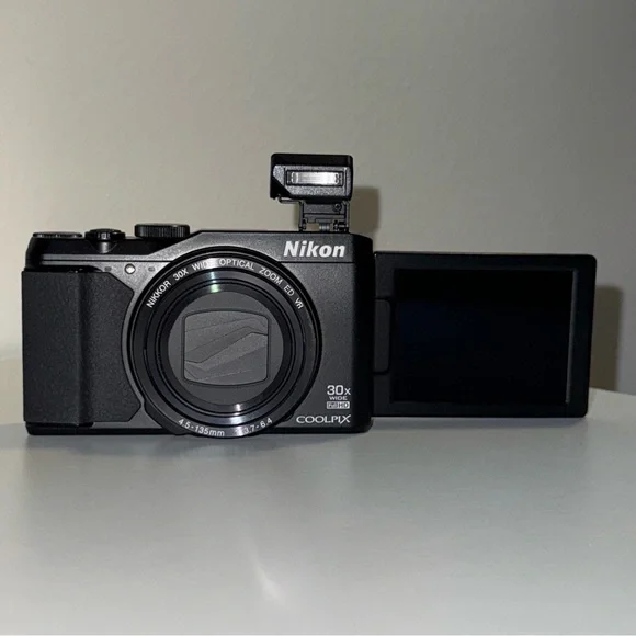 Nikon COOLPIX S9900 Black Digital Camera w/Flip Screen + Charger | Vlog Camera - Picture 1 of 13